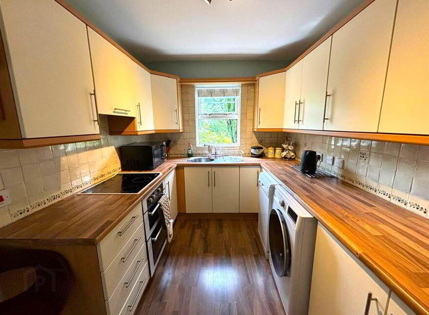 81 Ballylenaghan Park, Belfast, BT8 6WR
