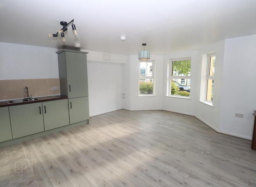 15 Corran Mews, Larne, BT40 1FH