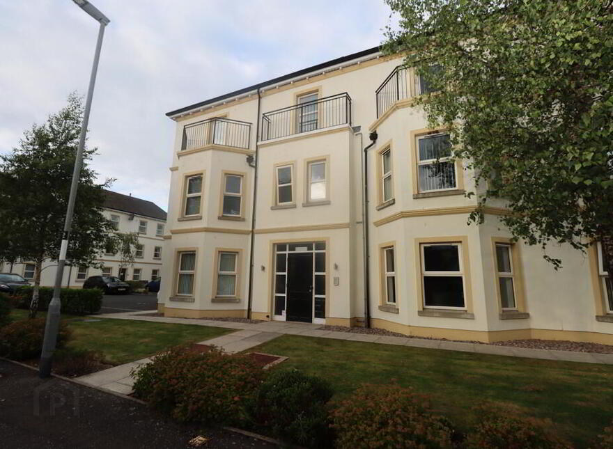 15 Corran Mews, Larne, BT40 1FH