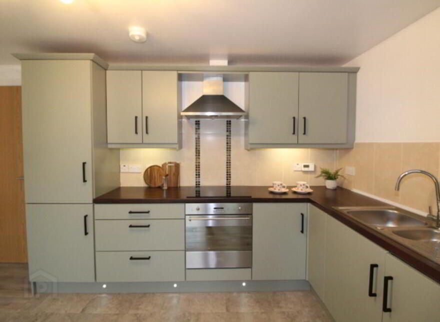 15 Corran Mews, Larne, BT40 1FH
