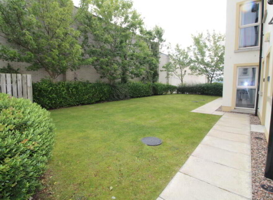 15 Corran Mews, Larne, BT40 1FH