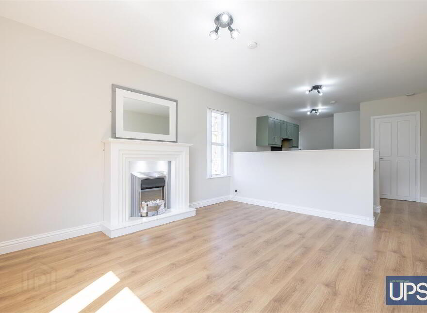 Flat 3, 49 High Street, Donaghadee, BT21 0AQ