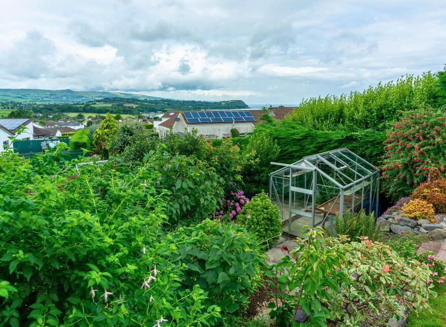 1 Cairnbeg Park, Larne, BT40 1UB