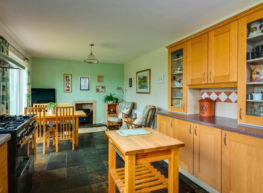 1 Cairnbeg Park, Larne, BT40 1UB