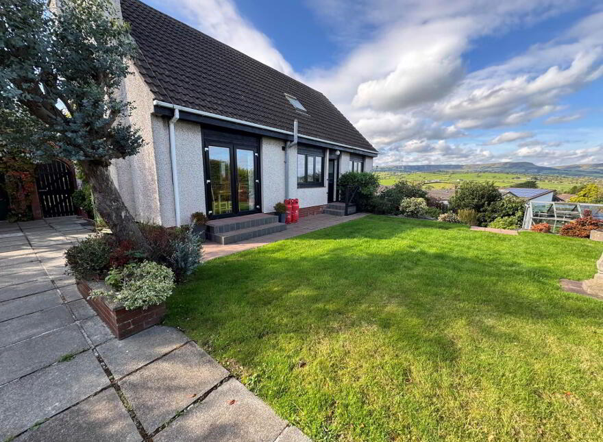 1 Cairnbeg Park, Larne, BT40 1UB