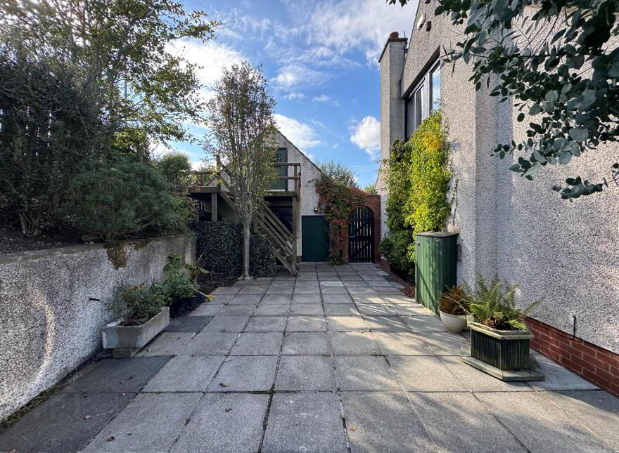 1 Cairnbeg Park, Larne, BT40 1UB