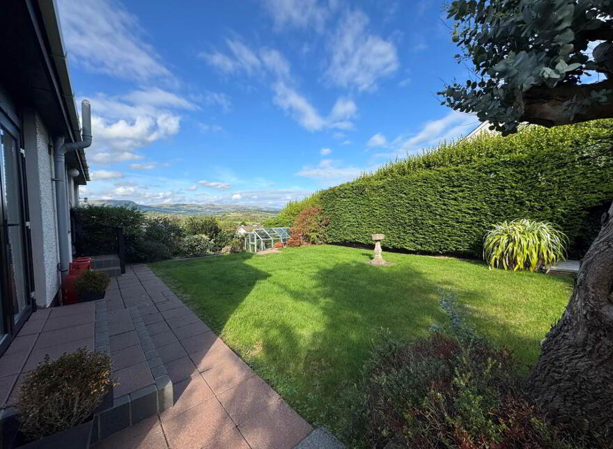 1 Cairnbeg Park, Larne, BT40 1UB