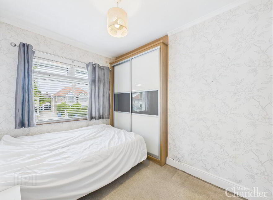 329 Castlereagh Road, Belfast, BT5 6AA