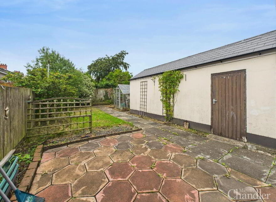 329 Castlereagh Road, Belfast, BT5 6AA