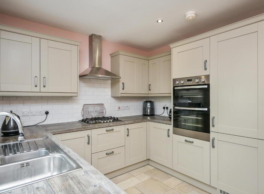 41 Old Milltown Road, Milltown Road / Shaws Bridge, Belfast, BT8 7SW