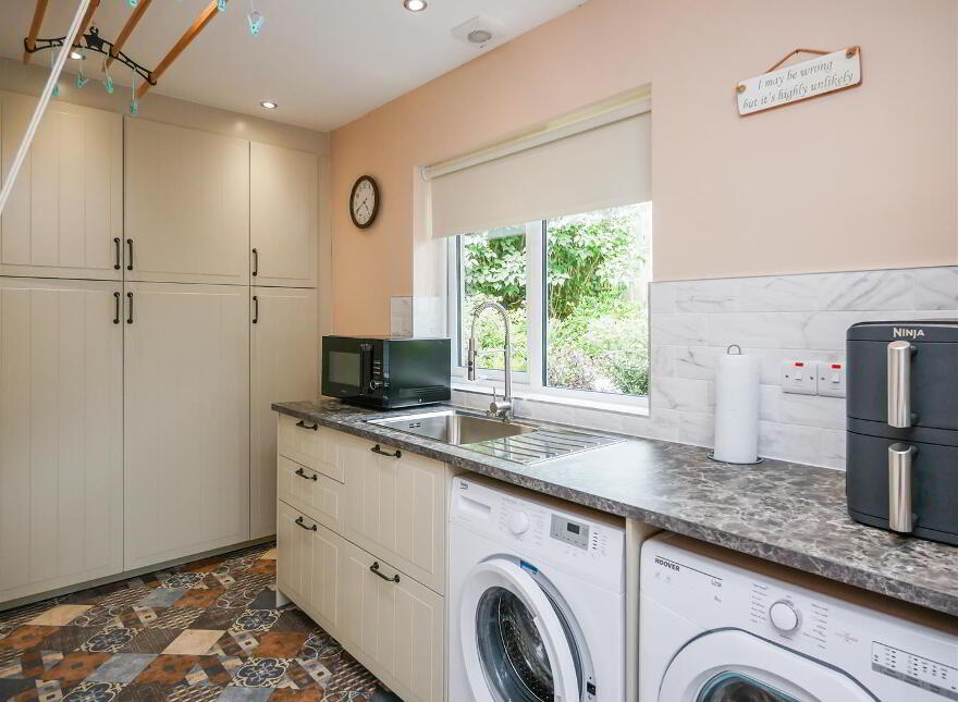 41 Old Milltown Road, Milltown Road / Shaws Bridge, Belfast, BT8 7SW
