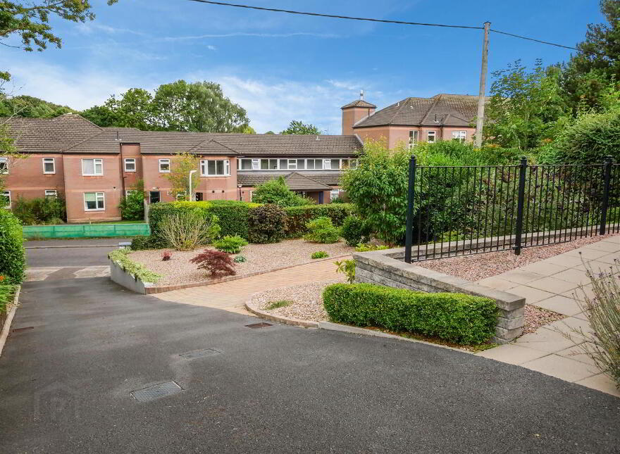 41 Old Milltown Road, Milltown Road / Shaws Bridge, Belfast, BT8 7SW