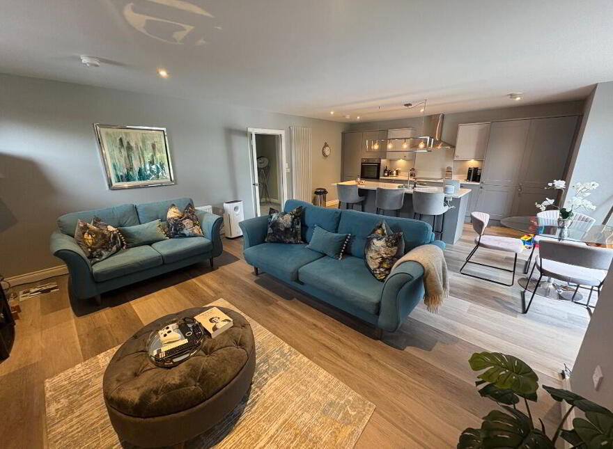 Apt 3, 45 Newforge Lane, Belfast, BT9 5NW