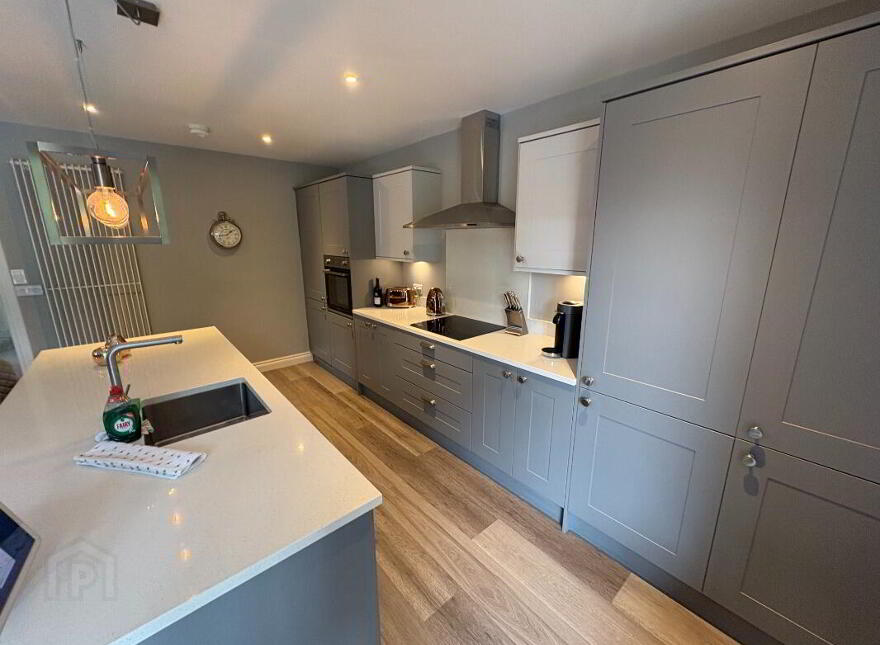 Apt 3, 45 Newforge Lane, Belfast, BT9 5NW