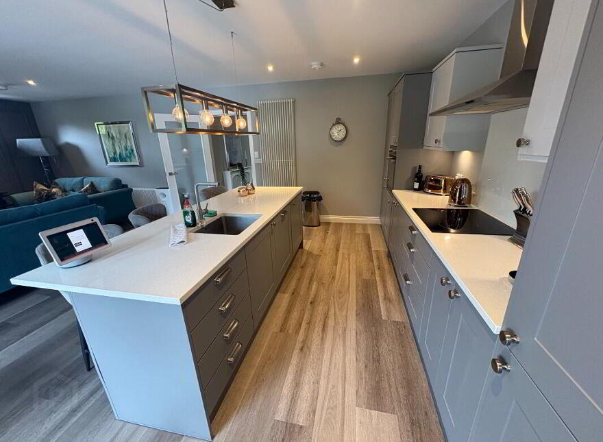 Apt 3, 45 Newforge Lane, Belfast, BT9 5NW