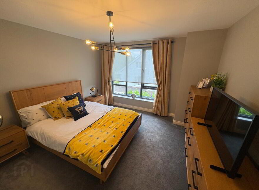 Apt 3, 45 Newforge Lane, Belfast, BT9 5NW