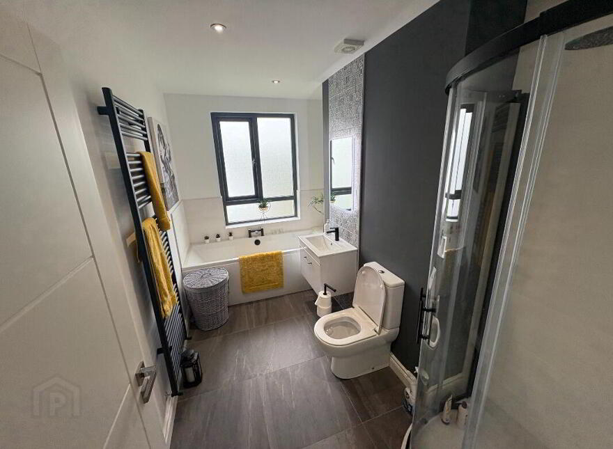 Apt 3, 45 Newforge Lane, Belfast, BT9 5NW