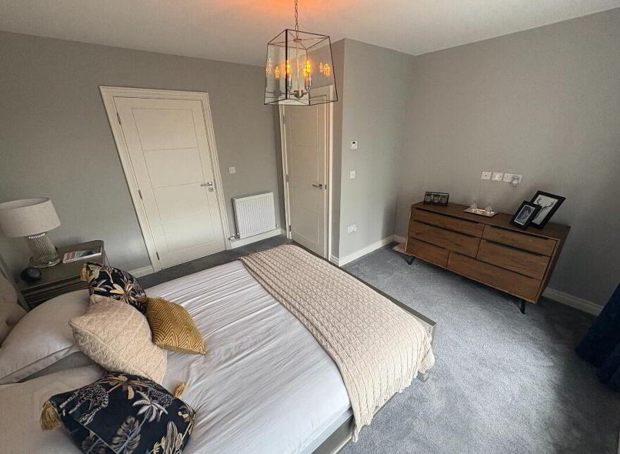Apt 3, 45 Newforge Lane, Belfast, BT9 5NW