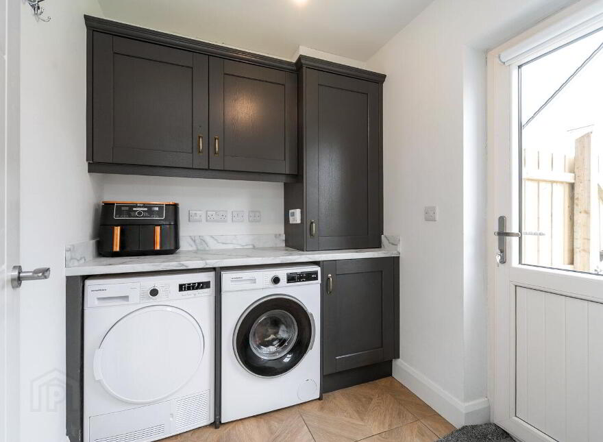 20 Woodbrook Meadows, Lisburn, BT28 0AE