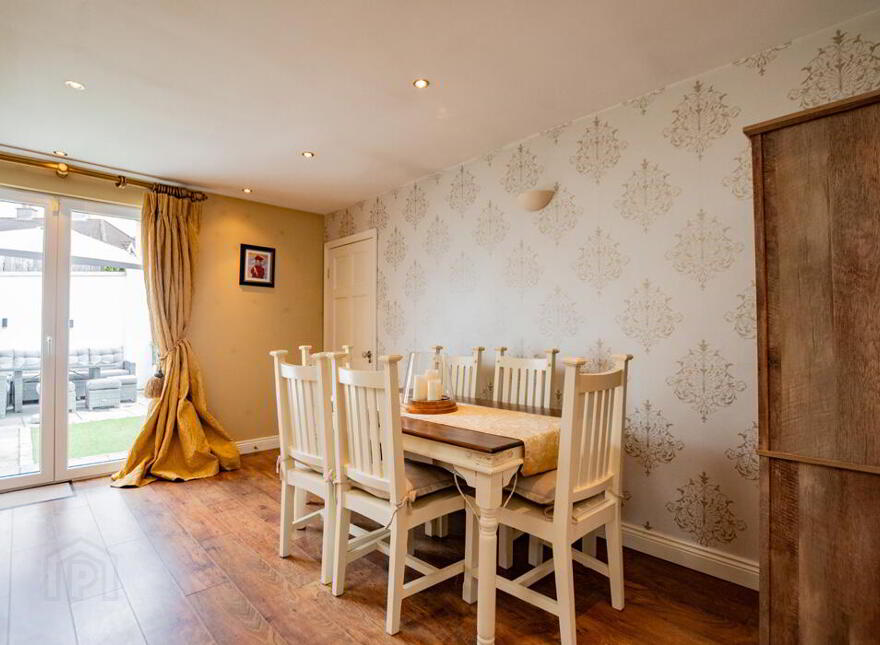 31 Westwood Grove, Clara, Offaly, R35W282