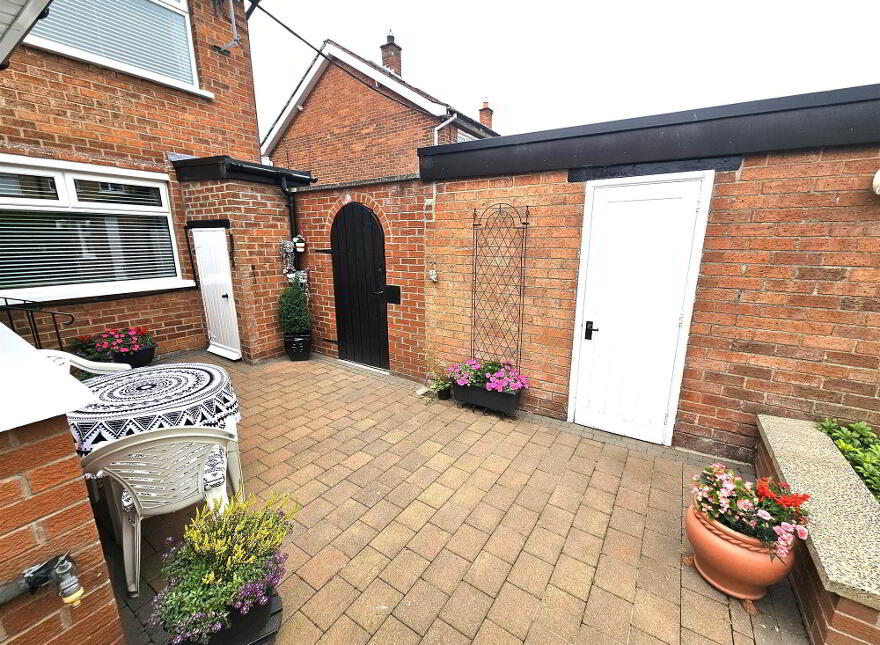 6 Ferndell, Lisburn, BT27 4HQ