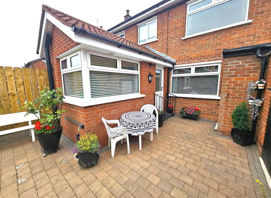 6 Ferndell, Lisburn, BT27 4HQ