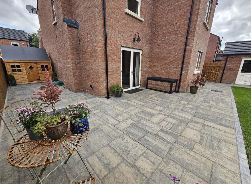 10 Belgravia Court, Hillsborough, BT26 6TQ