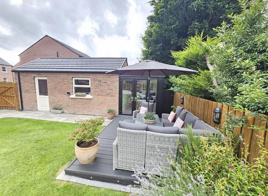 10 Belgravia Court, Hillsborough, BT26 6TQ