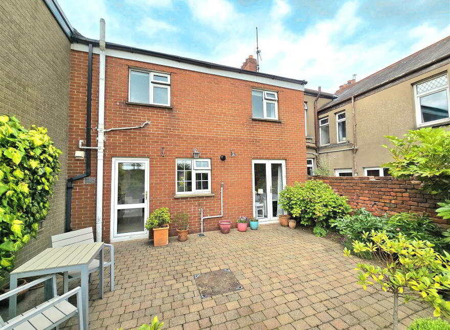 5 Benson Street, Lisburn, BT28 2AA