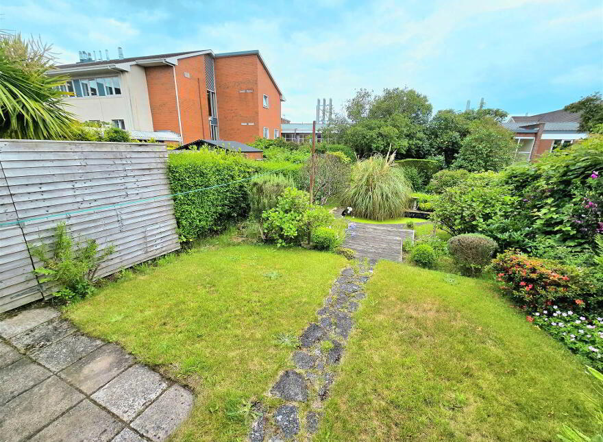 5 Benson Street, Lisburn, BT28 2AA
