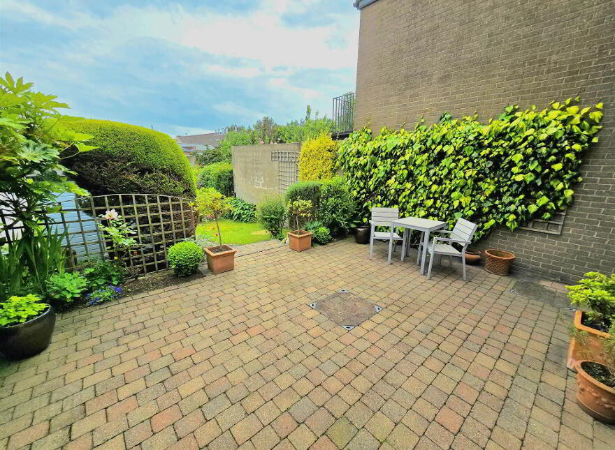 5 Benson Street, Lisburn, BT28 2AA