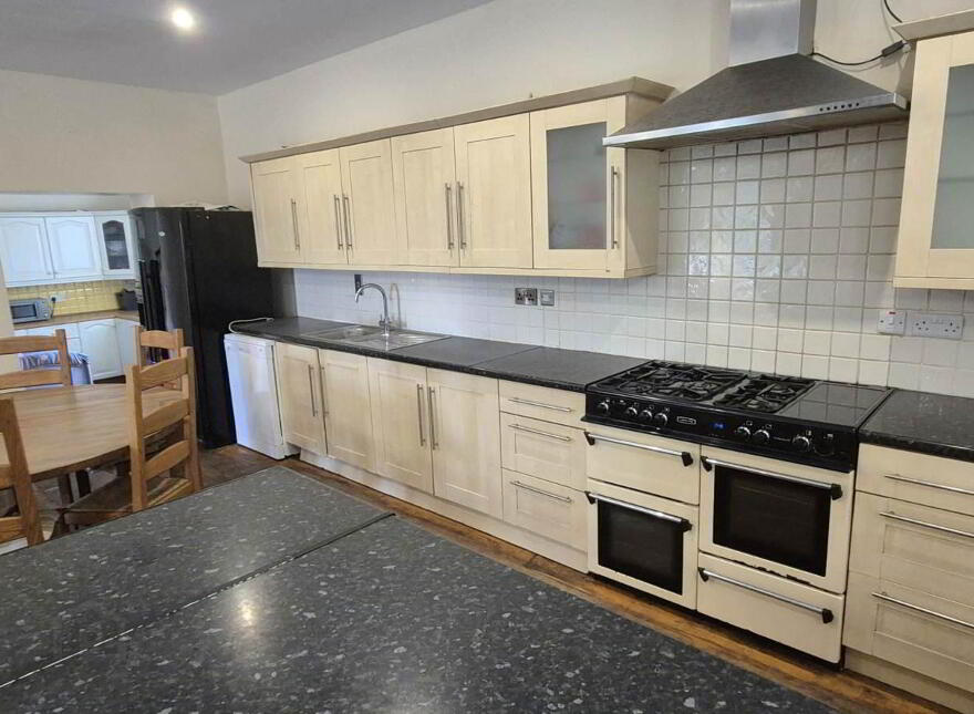 23 Glen Road, Q, Derry, BT48 0BX