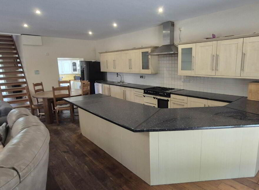 23 Glen Road, Q, Derry, BT48 0BX