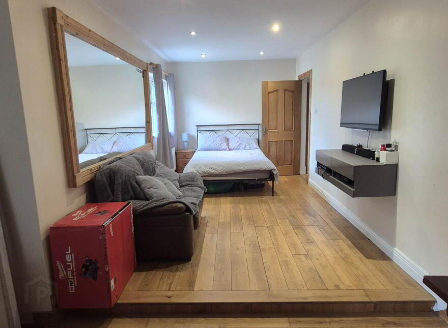 23 Glen Road, Q, Derry, BT48 0BX