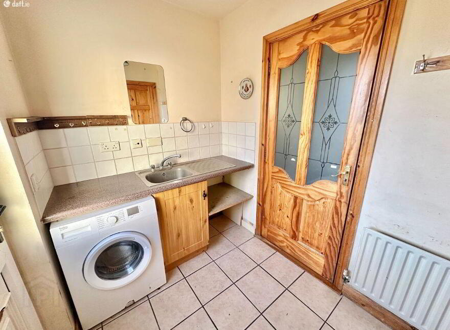 2 An Nead, Mccurtain Street, Clones