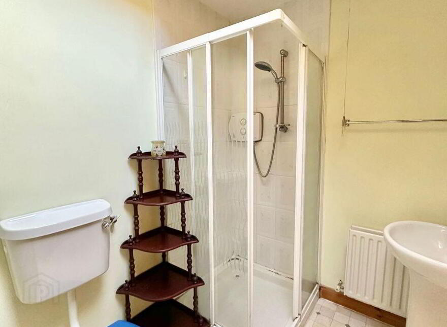 2 An Nead, Mccurtain Street, Clones