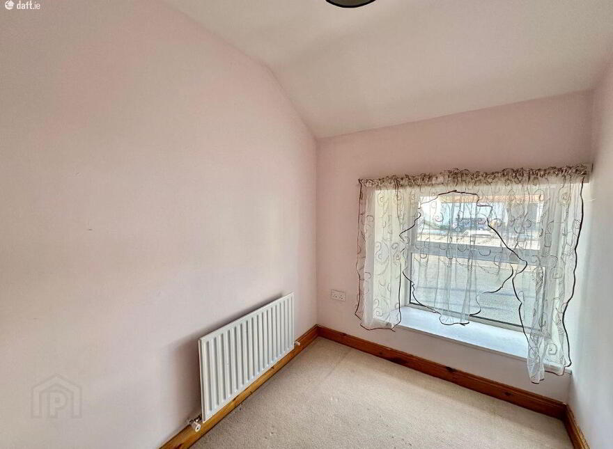 2 An Nead, Mccurtain Street, Clones