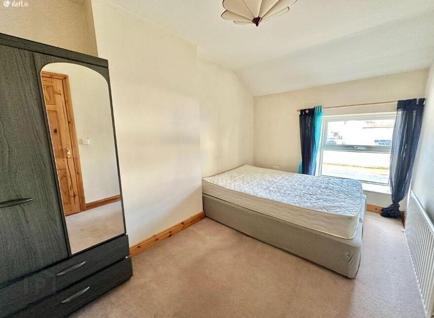 2 An Nead, Mccurtain Street, Clones