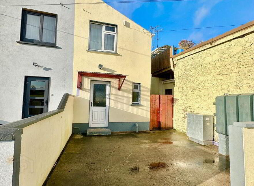 2 An Nead, Mccurtain Street, Clones