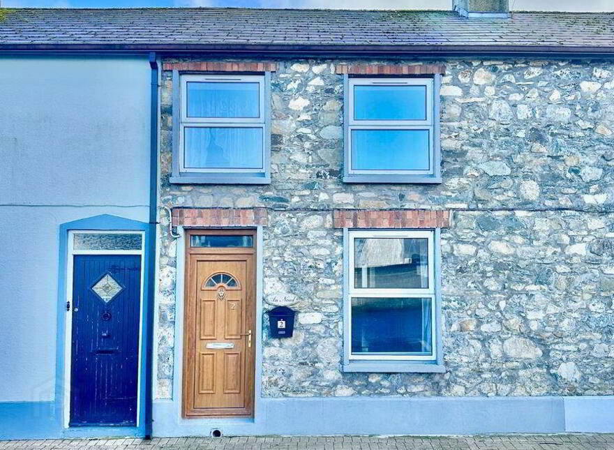 2 An Nead, Mccurtain Street, Clones