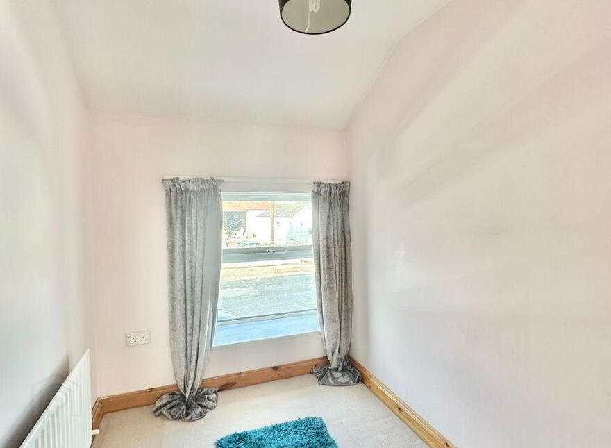 2 An Nead, Mccurtain Street, Clones