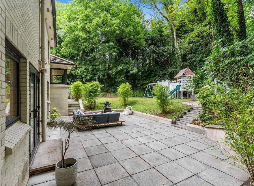 Ashbrooke, 22 Millvale Road, Hillsborough, BT26 6HR