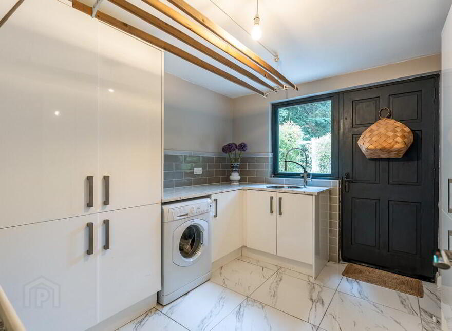 Ashbrooke, 22 Millvale Road, Hillsborough, BT26 6HR
