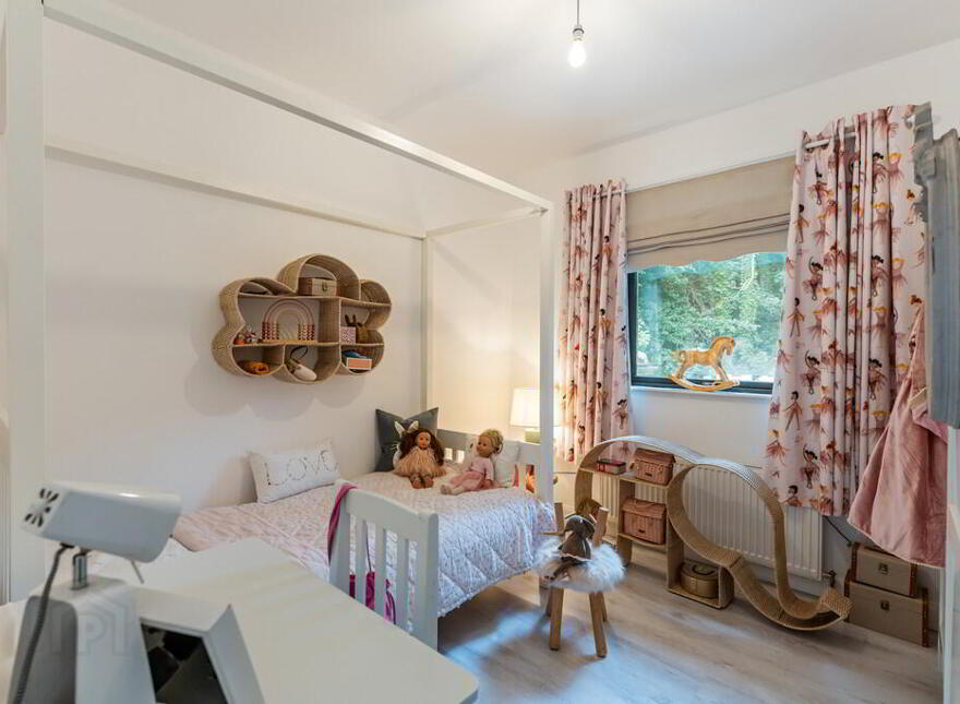 Ashbrooke, 22 Millvale Road, Hillsborough, BT26 6HR