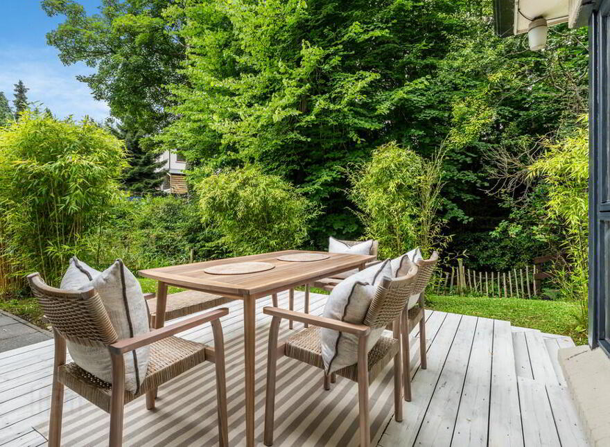 Ashbrooke, 22 Millvale Road, Hillsborough, BT26 6HR