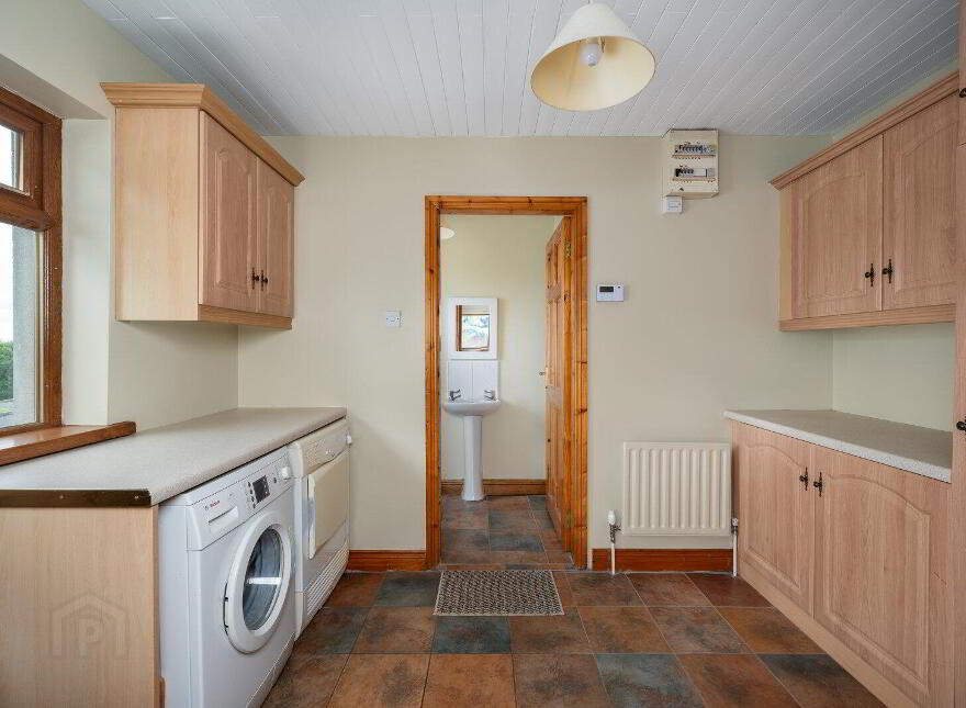 Ballina, Geashill, Tullamore, R35XD35