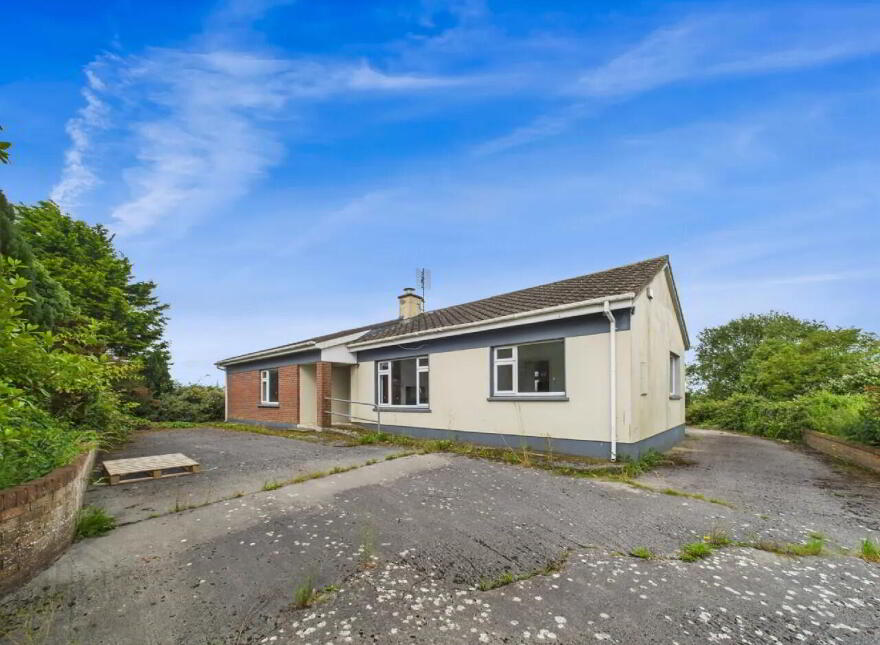 Cloughjordan, Newtown, E53WC52 photo