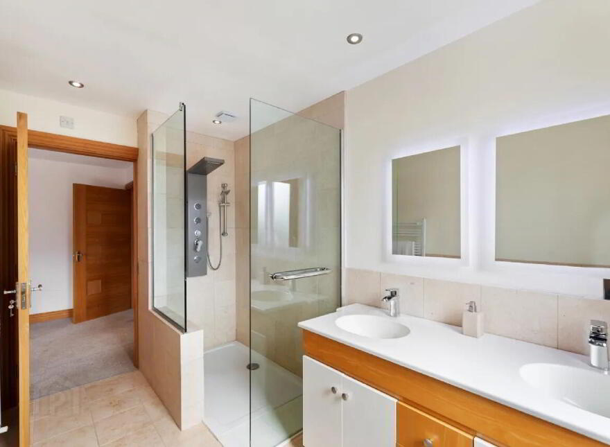 Sea La Vie, Garrarus, Tramore, X91XR76