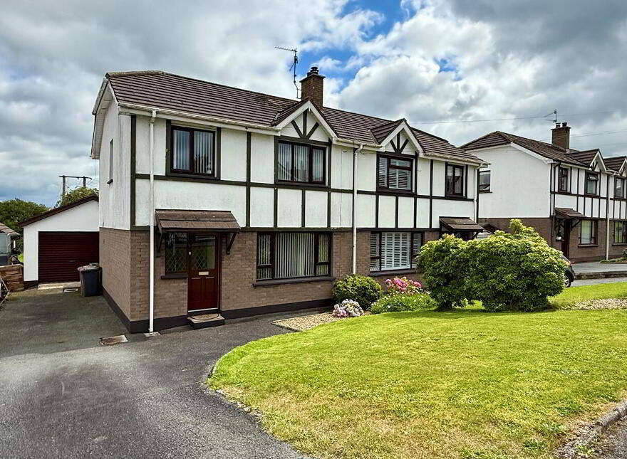 8 Angela Crescent, Armagh, BT61 9JP photo