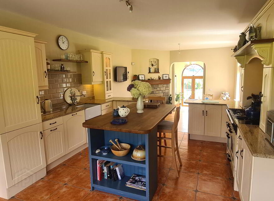 Mahanagh, Drumshanbo, Carrick-On-Shannon, N41PF83
